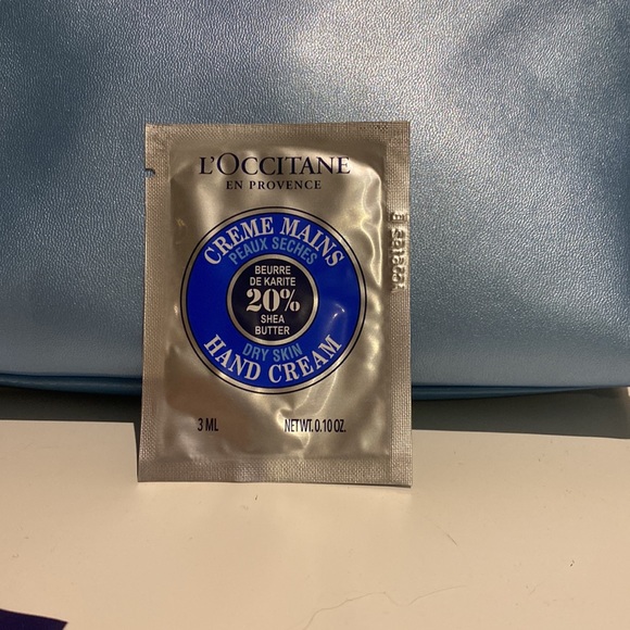 ✈️L’occitane 10-piece travel set 💗 - Picture 7 of 11